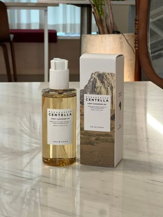 스킨1004 [SKIN1004] 마다가스카르 센텔라 라이트 클렌징 오일 200ml — 5점을 준 리뷰어가 2024년 7월 올린 사용 사진