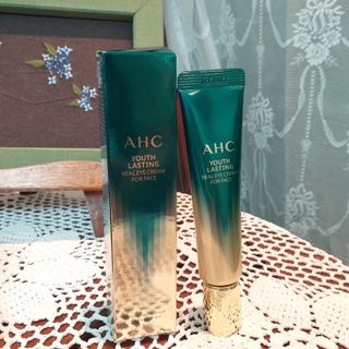 [NEW 탄력유턴 아이크림] AHC 유스 래스팅 리얼 아이크림 포 페이스 — 5점을 준 리뷰어가 2021년 4월 올린 사용 사진