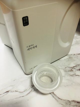 [생활공작소] 섬유유연제 + 세탁세제 1.5L 릴리향 — 5점을 준 리뷰어가 2021년 2월 올린 사용 사진