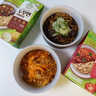 [풀무원] 식물성 저당질식 세트, 두부면 매콤라구파스타와 두부면 직화짜장 — 4점을 준 리뷰어가 2021년 3월 올린 사용 사진