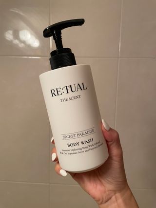 레츄얼 더 센트 바디워시 시크릿 파라다이스(500ml) — 5점을 준 리뷰어가 2022년 6월 올린 사용 사진
