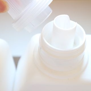 [생활공작소] 섬유유연제 + 세탁세제 1.5L 릴리향 — 5점을 준 리뷰어가 2021년 2월 올린 사용 사진