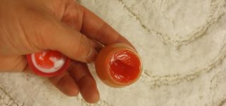 [후르디아] 올리브영 꿀과즙 립밤 2종 (블루베리/석류) — 5점을 준 리뷰어가 2022년 1월 올린 사용 사진