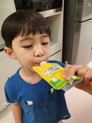 [몸엔용] 어린이, 초등학생의 영양간식 달콤 국산녹용 키엔용  80ml x 10포 — 5점을 준 리뷰어가 2021년 7월 올린 사용 사진