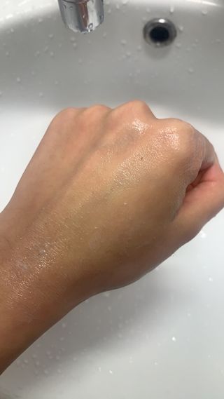 [묘오한] 고농축 분사형 진정 보습 앰플 고마진정할때 + 약산성 폼클렌징 고마지워질때 — 4점을 준 리뷰어가 2021년 2월 올린 사용 사진