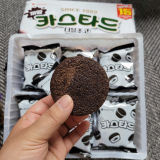 롯데제과 까망카스타드 더블초코 — 5점을 준 리뷰어가 2021년 5월 올린 사용 사진