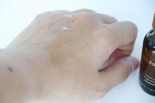 스킨큐어 산다화 비타민c 화이트닝 에센스 30ml — 5점을 준 리뷰어가 2023년 10월 올린 사용 사진