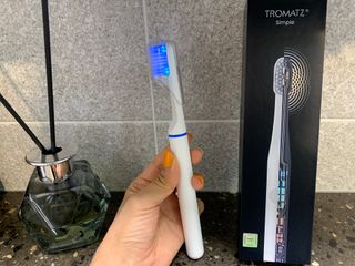 트로마츠 심플 미세전류 칫솔 — 3.5점을 준 리뷰어가 2022년 5월 올린 사용 사진