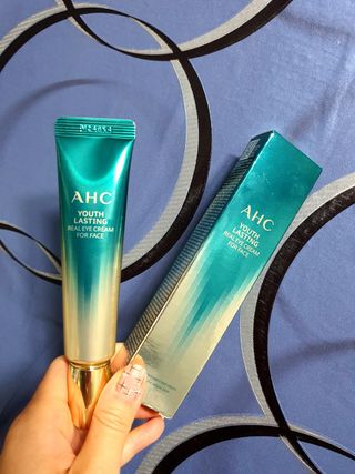 [NEW 탄력유턴 아이크림] AHC 유스 래스팅 리얼 아이크림 포 페이스 — 5점을 준 리뷰어가 2021년 3월 올린 사용 사진