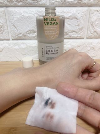 [후르디아] 눈시림없는 올영 립앤아이 리무버 — 5점을 준 리뷰어가 2023년 11월 올린 사용 사진