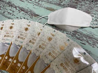 에버그린 순면 끈조절 KF94 마스크 - 화이트 30매 — 5점을 준 리뷰어가 2021년 5월 올린 사용 사진