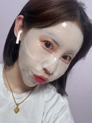 [올리브영] 웰더마 시카 트리트먼트 리페어 피팅 마스크팩 4매 — 5점을 준 리뷰어가 2025년 7월 올린 사용 사진