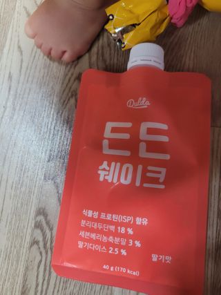 [덜다] 든든 식물성 단백질 쉐이크 40g X 7입 (곡물/딸기) — 5점을 준 리뷰어가 2023년 8월 올린 사용 사진