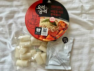 나우  [요리궁리] B타입 ( 매콤, 치즈, 매콤까르보 ) 꽃떡볶이 6개입 세트 — 5점을 준 리뷰어가 2025년 3월 올린 사용 사진
