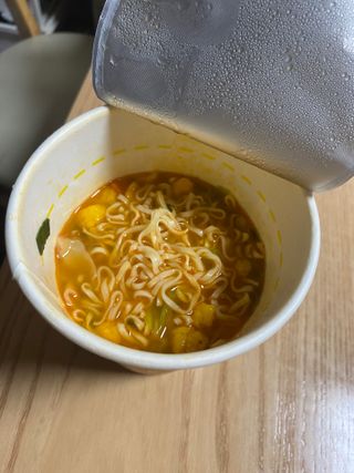 NISSIN 닛신 컵누들  4종 - 씨푸드오리지날, 씨푸드 스파이시, 씨푸드 커리, 씨푸드 XO소스 — 5점을 준 리뷰어가 2023년 1월 올린 사용 사진