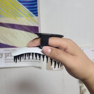 온가족 시원한샴푸 깨끗한두피 샴푸브러쉬 두피스케일링 히트팡블랙에디션 — 5점을 준 리뷰어가 2021년 7월 올린 사용 사진