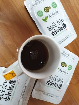 참유원 특허제조 활력 여주진액 여주즙 50포 — 5점을 준 리뷰어가 2022년 3월 올린 사용 사진