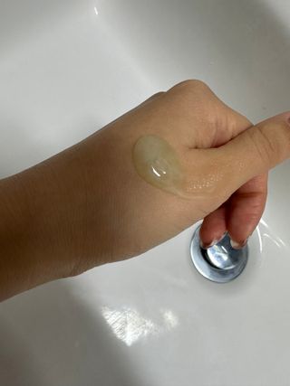프리마인 메이크업과 들뜨는 각질까지 한방에 깐달걀로! 순하기까지한 셀베이스 그린티클렌저(200ml) — 5점을 준 리뷰어가 2023년 3월 올린 사용 사진