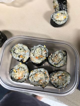 해풀잎 누구나 김밥*1ea [(혼합야채 35g *1ea,  김밥김 (5g, 5ea),  양념간장 (6g, 5ea), 참기름(5g, 2ea)] — 4점을 준 리뷰어가 2022년 7월 올린 사용 사진