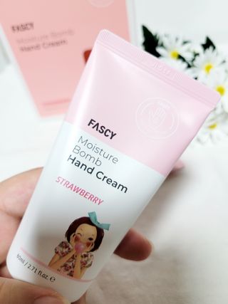 파시 FASCY 高保湿ハンドクリーム40ml+80ml セット — 5점을 준 리뷰어가 2021년 6월 올린 사용 사진