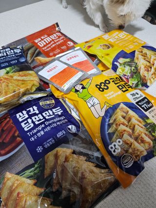 (주)성경순만두 곤약만두.콘치즈만두,삼각당면만두,당면 야끼만두,대구전통 납작만두,떡뽁이 매콤소스,달콤소스 — 4점을 준 리뷰어가 2023년 4월 올린 사용 사진