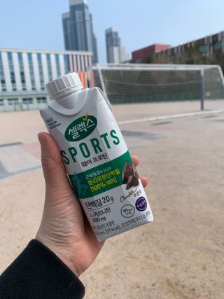 셀렉스스포츠 셀렉스 스포츠 웨이 프로틴 초콜릿 _ 330ml x 12팩 — 5점을 준 리뷰어가 2021년 3월 올린 사용 사진