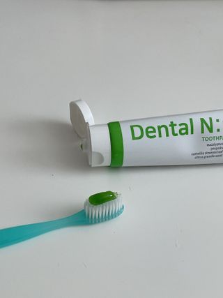 프리마인 유해균 뿐만 아니라 유익균까지 씻어내는 치약은 그만, 건강한 구강환경을 만드는 덴탈엔오 — 5점을 준 리뷰어가 2023년 4월 올린 사용 사진