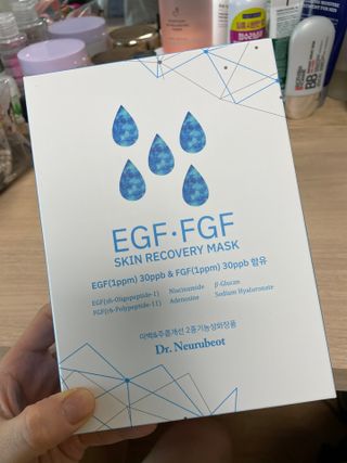 Dr.느루벗 느루벗 EGF FGF 스킨 리커버리 마스크 10장 — 5점을 준 리뷰어가 2021년 4월 올린 사용 사진