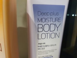 [과일나라] 바세린 모이스처 바디로션 1000ml 2종 — 5점을 준 리뷰어가 2021년 10월 올린 사용 사진