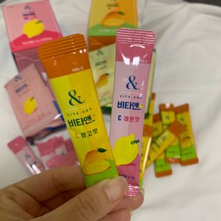 비타앤C 레몬맛, 망고맛 — 5점을 준 리뷰어가 2021년 4월 올린 사용 사진