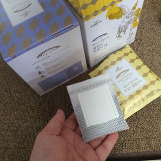 (주)쟈뎅 쟈뎅 클래스 핸드 드립 커피 10P 2종_디카페인 1종+랜덤 플레이버 1종 — 4점을 준 리뷰어가 2021년 4월 올린 사용 사진