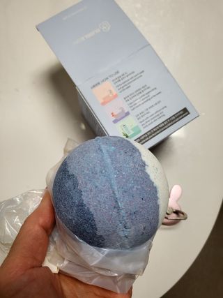 소담스퀘어 상암 Evreryday Bath Bomb Day7(에브리데이 배쓰밤 데이7) / 7종 중 2종 랜덤발송 — 5점을 준 리뷰어가 2022년 11월 올린 사용 사진