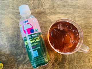더그레잇티 콤부차 [매일유업] 더그레잇티 44kcal 콤부차 300ml *12개입 (오리지널 6개+베리리치 6개) — 4점을 준 리뷰어가 2023년 7월 올린 사용 사진