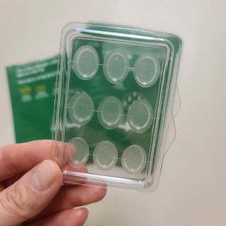 마이디플러스 트러블 릴리프 케어 마이크로 패치 1박스 2매 — 5점을 준 리뷰어가 2021년 11월 올린 사용 사진
