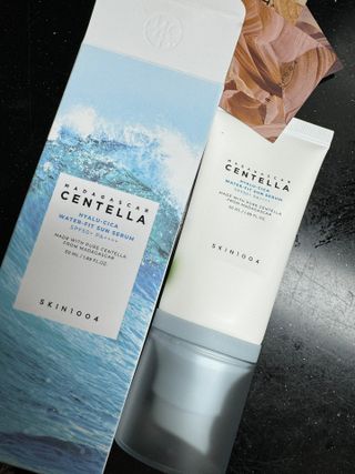 [스킨1004] 마다가스카르 센텔라 히알루-시카 워터핏 선세럼 50ml — 4점을 준 리뷰어가 2024년 6월 올린 사용 사진