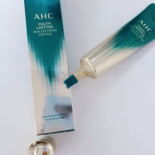 [NEW 탄력유턴 아이크림] AHC 유스 래스팅 리얼 아이크림 포 페이스 — 5점을 준 리뷰어가 2021년 2월 올린 사용 사진