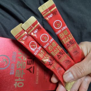 힘내라김홍삼 하루홍삼정스틱 10g x 10포 — 5점을 준 리뷰어가 2021년 5월 올린 사용 사진