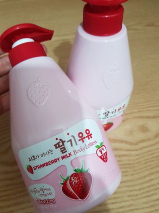 [과일나라] 피부가 마시는 딸기우유 바디클렌저&바디로션 — 5점을 준 리뷰어가 2022년 2월 올린 사용 사진