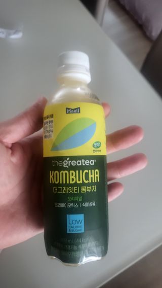 더그레잇티 콤부차 [매일유업] 더그레잇티 44kcal 콤부차 300ml *12개입 (오리지널 6개+베리리치 6개) — 4점을 준 리뷰어가 2023년 8월 올린 사용 사진