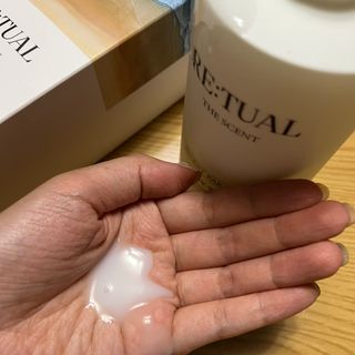 레츄얼 더 센트 바디워시 시크릿 파라다이스(500ml) — 5점을 준 리뷰어가 2022년 7월 올린 사용 사진