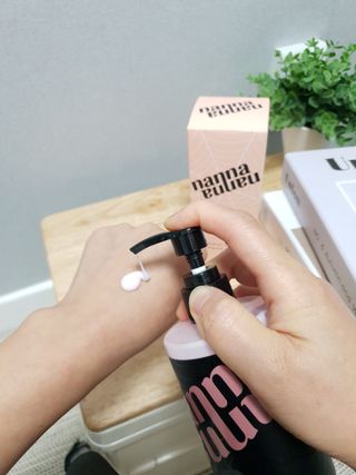 난나 살몬 스파이더 검버섯 미백 톤업 화이트닝 연어 앰플 크림 300ml 대용량 — 5점을 준 리뷰어가 2022년 8월 올린 사용 사진
