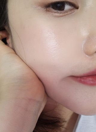 수려한 더 블랙 텐션 핏 메쉬쿠션 — 5점을 준 리뷰어가 2024년 1월 올린 사용 사진