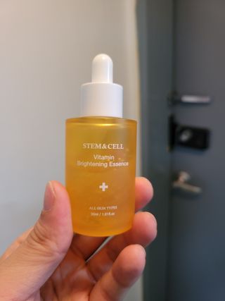 체르엠 스템앤셀 비타민 브라이트닝 에센스 30ml 1개 — 5점을 준 리뷰어가 2022년 3월 올린 사용 사진