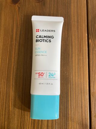 리더스코스메틱 리더스 카밍 바이오틱스 선 에센스 SPF 50+ PA++++ — 4점을 준 리뷰어가 2022년 8월 올린 사용 사진