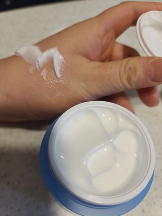 Dr.느루벗 느루벗 모이스쳐 24 크림 — 4점을 준 리뷰어가 2021년 2월 올린 사용 사진