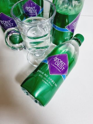 몽베스트 Montbest with Sparkling water Plain 20병 — 5점을 준 리뷰어가 2021년 11월 올린 사용 사진