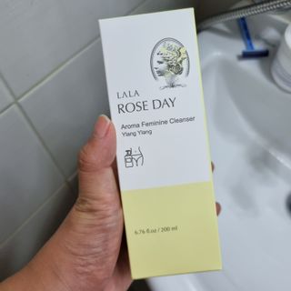 라라로즈데이 시즌2 여성청결제 200ml 아로마 페미민 클렌저, 독일더마인증 — 5점을 준 리뷰어가 2021년 9월 올린 사용 사진