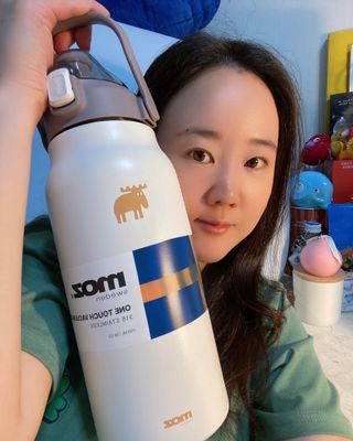 모즈스웨덴 MOZ 스웨덴 316 스텐 대용량 원터치 손잡이 보냉보온병 — 5점을 준 리뷰어가 2023년 8월 올린 사용 사진