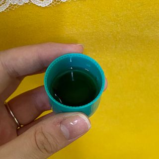 30초 후 눈으로 확인하는 헬리덴티 프라글린스 가글 — 5점을 준 리뷰어가 2021년 6월 올린 사용 사진
