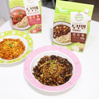 [풀무원] 식물성 저당질식 세트, 두부면 매콤라구파스타와 두부면 직화짜장 — 5점을 준 리뷰어가 2021년 3월 올린 사용 사진